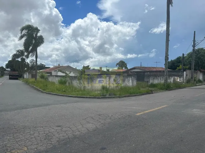 Terreno de esquina com 535m² no bairro Emiliano Perneta - Pinhais