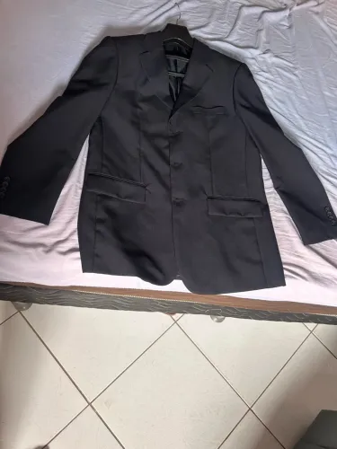 Vendo um terno usado bem conservado, somente o terno