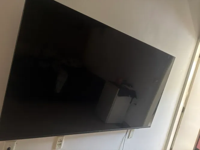 Vende se Tv Philco 75 Polegadas . Funciona perfeitamente. Acompanha Caixa