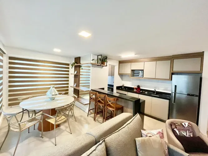 Apartamento mobiliado e decorado próximo do mar no Bairro Navegantes!