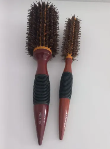Escovas de cabelo profissional novas