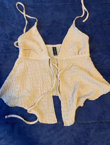 2 blusas e um body