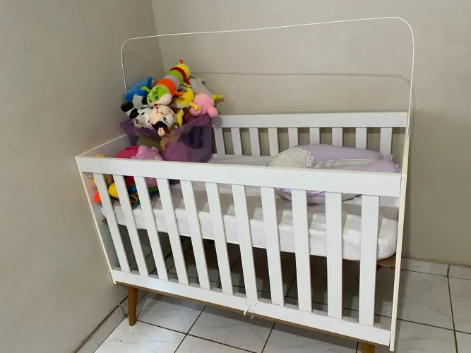 VENDO BERCO COM COLCHÃO 