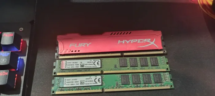 Memória DDR3!! 100 reais cada pente