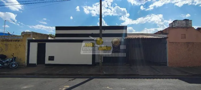 Casa com 2 dormitórios para alugar, 83 m² por R$ 1.523,14/mês - Parque das Gameleiras - Ub