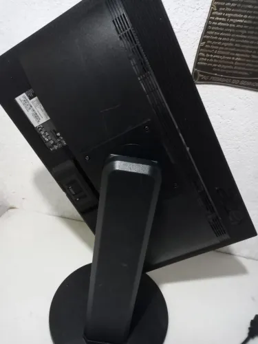 Monitor Acer 20 polegadas led entradas hdmi e vga giratório usado!!!