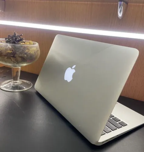 MacBook Air 2015 - 11.6" (4RAM/128GB)