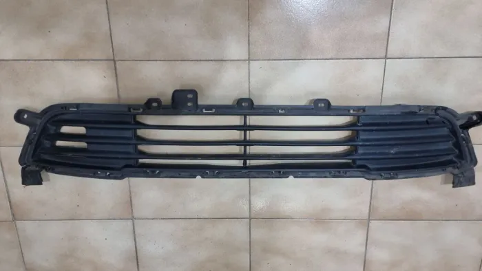 Tela frontal parachoque Mitsubishi outlander 2014 / 2015