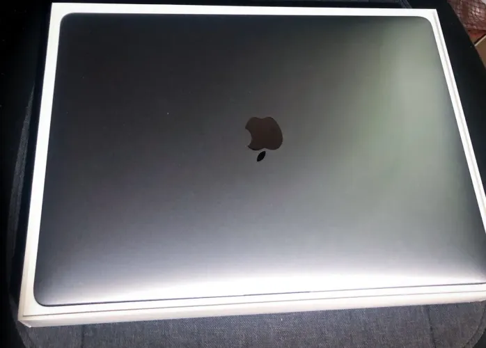 Macbook Pro 15' A1707 Touchbar I7 16GB Radeon Pro