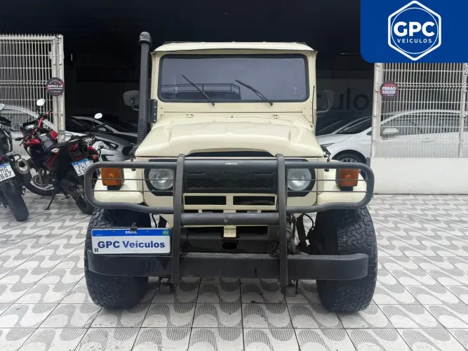 Toyota Band.Jipe Cap.de Aço Chas. Curto Diesel 1989