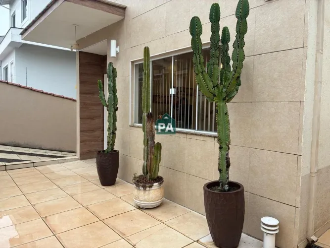 Casa à venda com 03 quartos, com 156,46 m² - Jardim Amarillys - Poços de Caldas/MG
