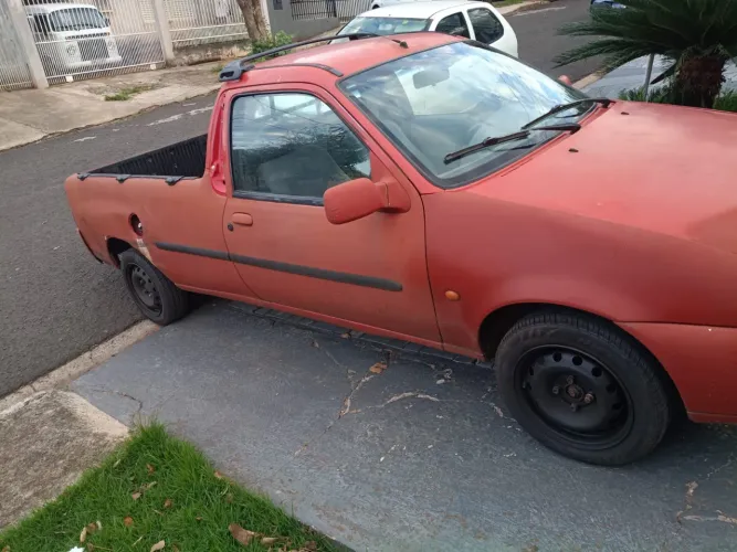 Ford Courier 1.3i/furgão 2000