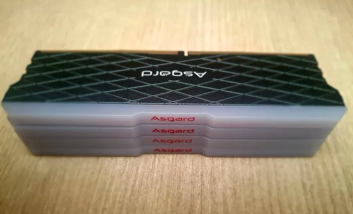 Memória RAM 32GB (4x8) RGB Asgard 3200MHz