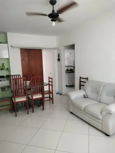 Ótimo apto com 1 dormitório em prédio frente ao Mar !