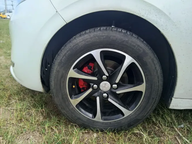 Peugeot 208 Active/active Pack 1.5 Flex 8V 5P 2014