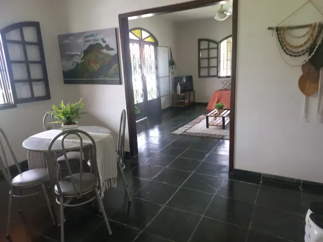 Imóvel para venda possui 170 metros quadrados com 3 quartos em Coqueiral - Araruama - RJ