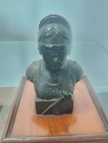 Busto Deusa da Justiça
