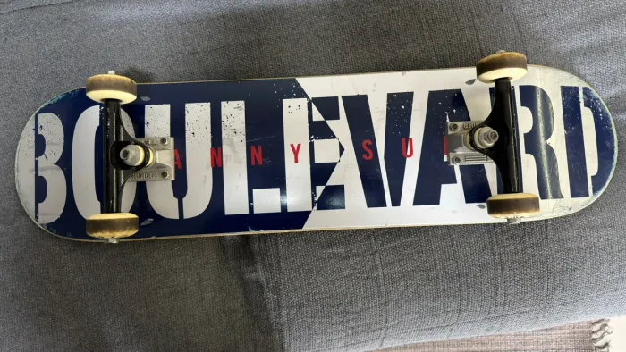 Vendo skate semi novo