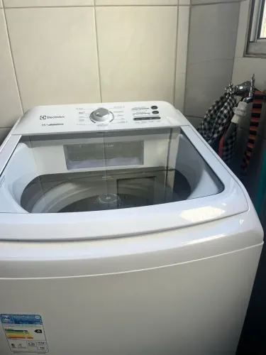Lava Roupa Electrolux Essential Care 15 kg - Excelente Estado