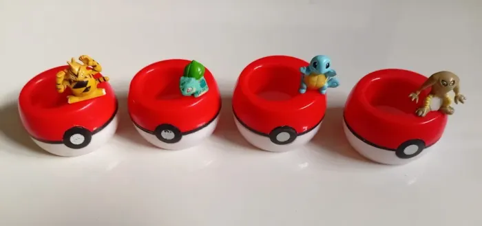 Escolha seu Pokémon + Pokébola Guaraná Antarctica Caçulinha Bulbasaur Squirtle Hitmonlee E