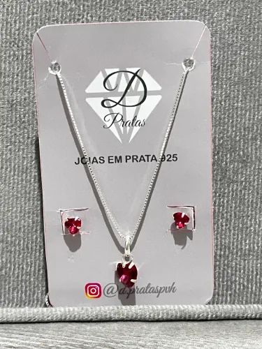 Conjunto colar e brinco coração vermelho, em Prata 925
