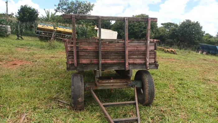 Carreta de madeira