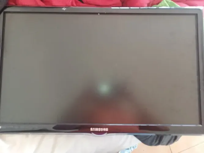 TB Samsung 28 polegadas áudio ruim