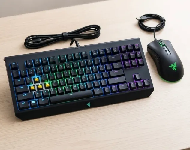 Kit Gamer Razer: Teclado Mecânico BlackWidow TE Chroma V2 + Mouse DeathAdder V2 Mini