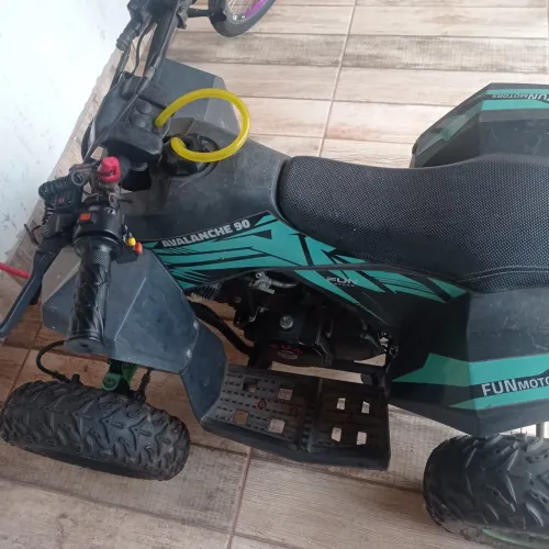 Quadriciclo avalanche 90