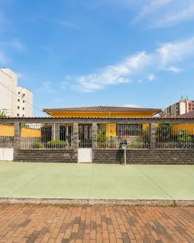 Casa a venda com 278,71 metros quadrados em Vila Julieta - Resende - RJ.