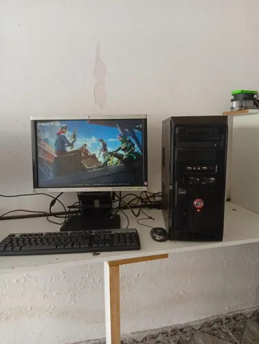 Vende se Pc completo core i3 4 geração 8gb memória HD de 1tby trecado e mause monitor 19 