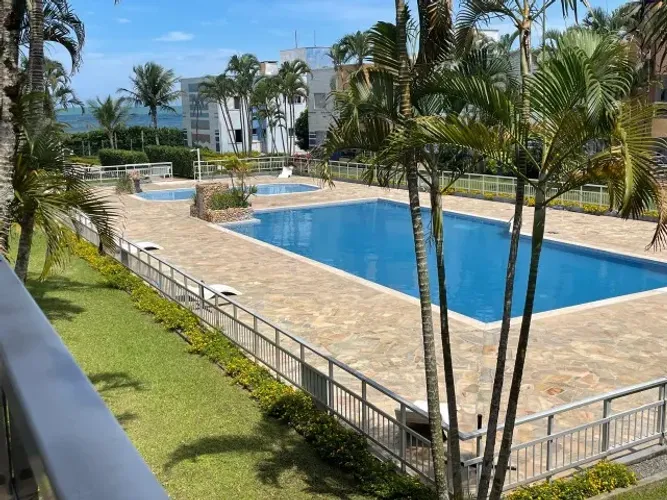 Apartamento em condomínio fechado, pé na areia em Itapoá - SC