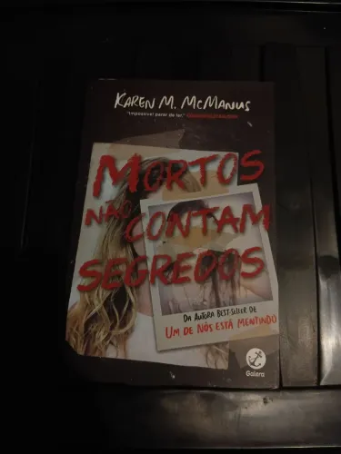 Livro 'Mortos Não Contam Segredos'