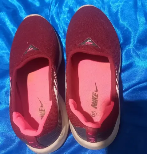 TENIS NIKE FEMININO 37