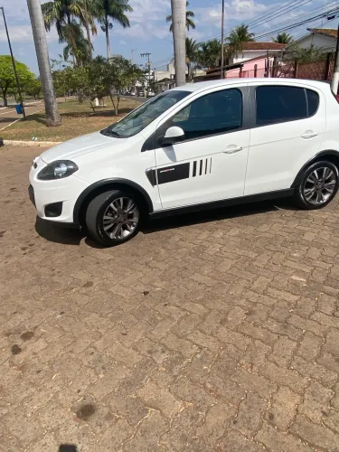 Fiat Palio Sporting 1.6 Flex 16V 5P 2015