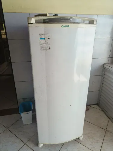 Geladeira 1 porta Frost Free com defeito 