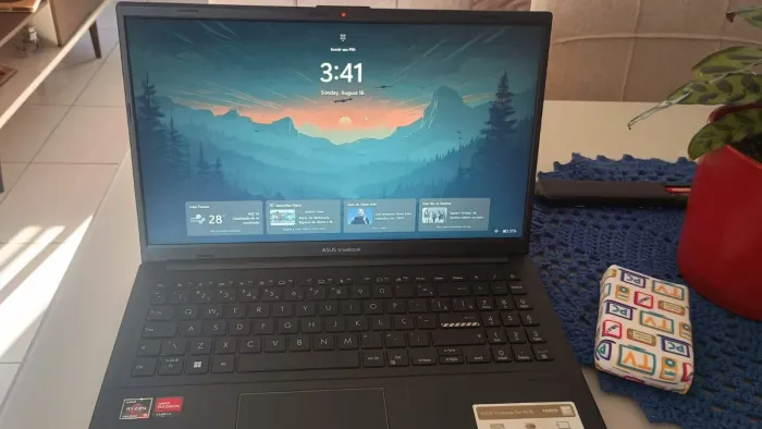 Notebook AMD Asus Vivobook Go 15 16GB RAM DDR5 + 512GB SSD NVMe
