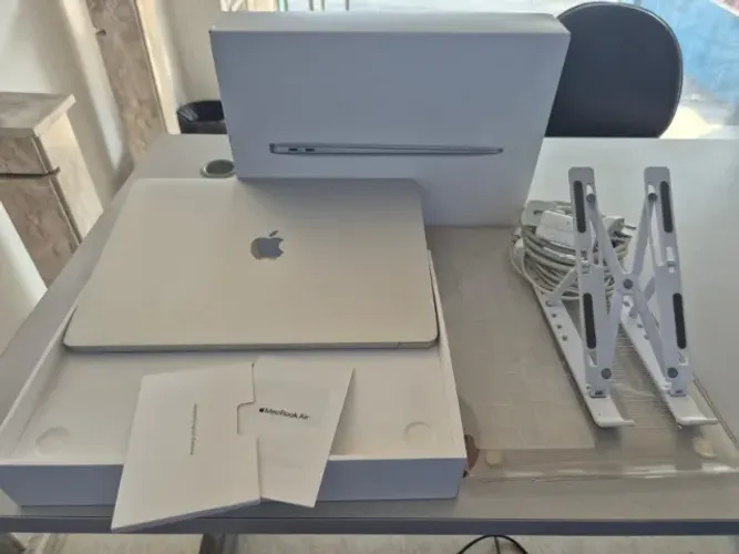 MacBook Air 2020 Intel i5 512GB + Caixa Original e Manual + Acessórios