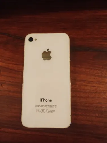 Celular iPhone 4S antigo