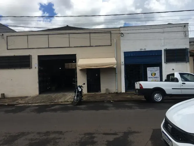 Dois barracões, independentes, próximo da Anhanguera