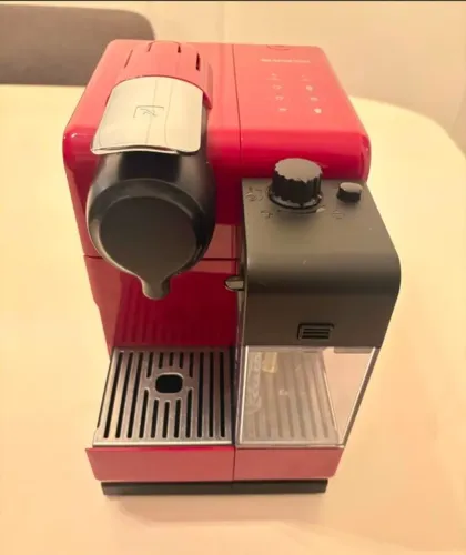 Maquina Nespresso Lattissima Touch