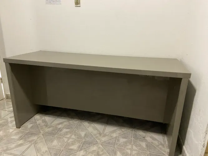 Vendo Mesa de Escritório Marcenaria Cinza com Brilho