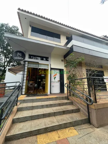 Sala em sobre loja para Locação Excelente Localização e Visibilidade.