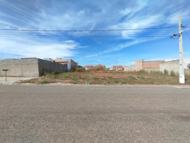 Lote de Avenida à Venda no Residencial Buritis Primavera V Excelente Localização e Grande