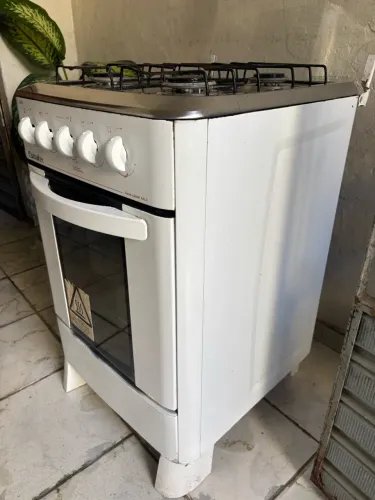 Fogão 4 bocas esmaltec (Frete grátis)