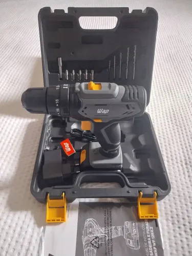 Furadeira e parafusadeira de impacto 1 bateria 12v bivolt 10mm marca WAP nova sem uso 