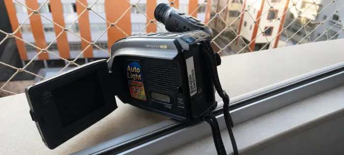 Filmadora Palmcorder PV-L657 - Acompanha Fita *LACRADA*