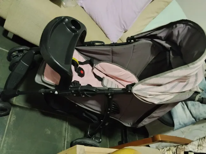 Carrinho de bebê e bebê conforto 350
