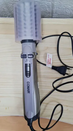 ESCOVA ROTATIVA CONAIR TITANIUM POLISHOP SEMI NOVA