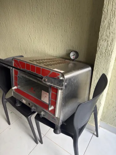 Forno Progas refratário, pouco uso.